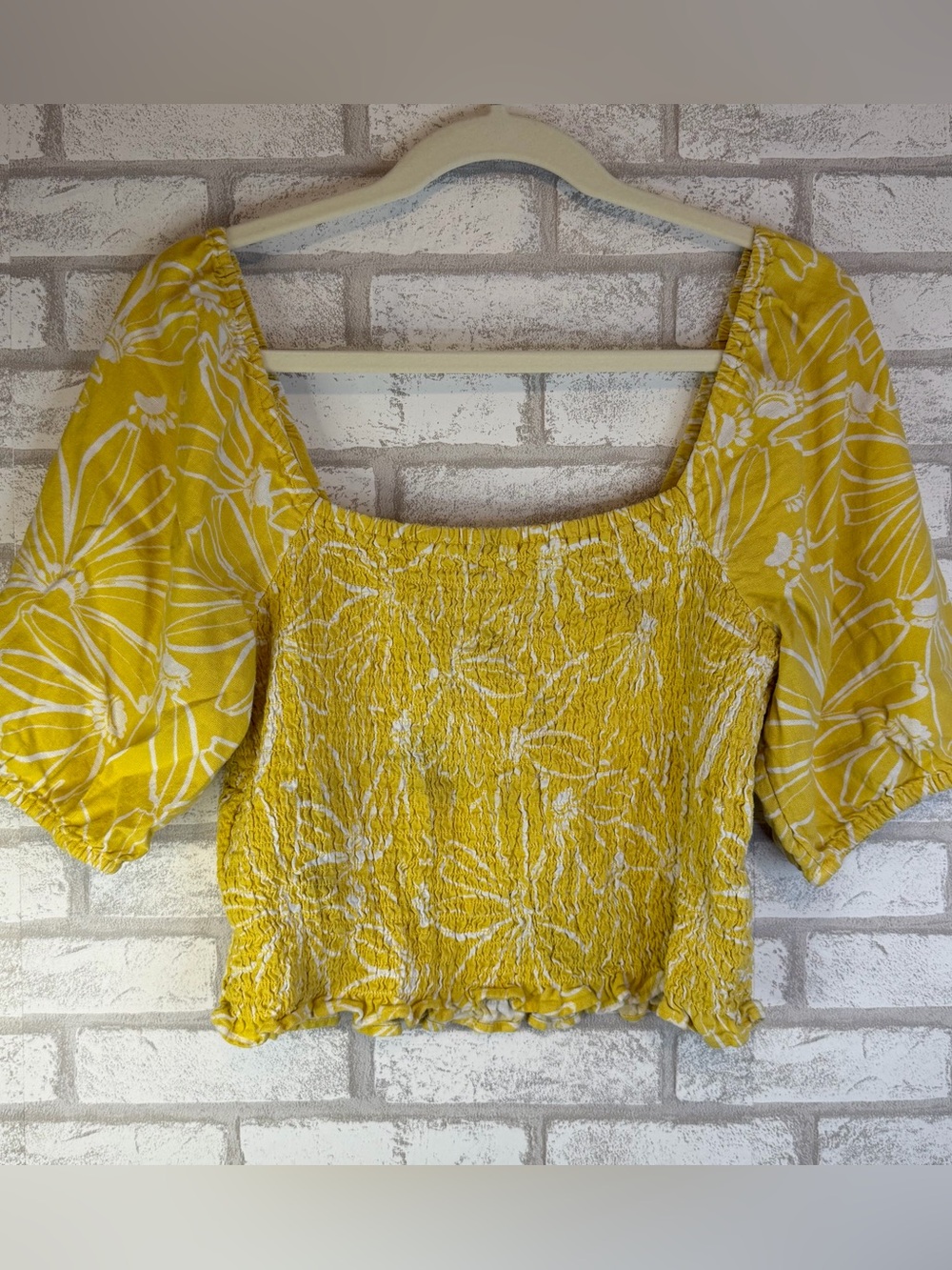 Universal Thread Yellow Floral Smocked Puff Sleeve Crop Top Women’s Large Boho